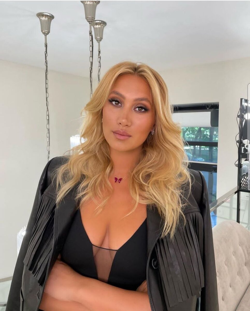 Алина Хасанова - девушка из приличной семьи