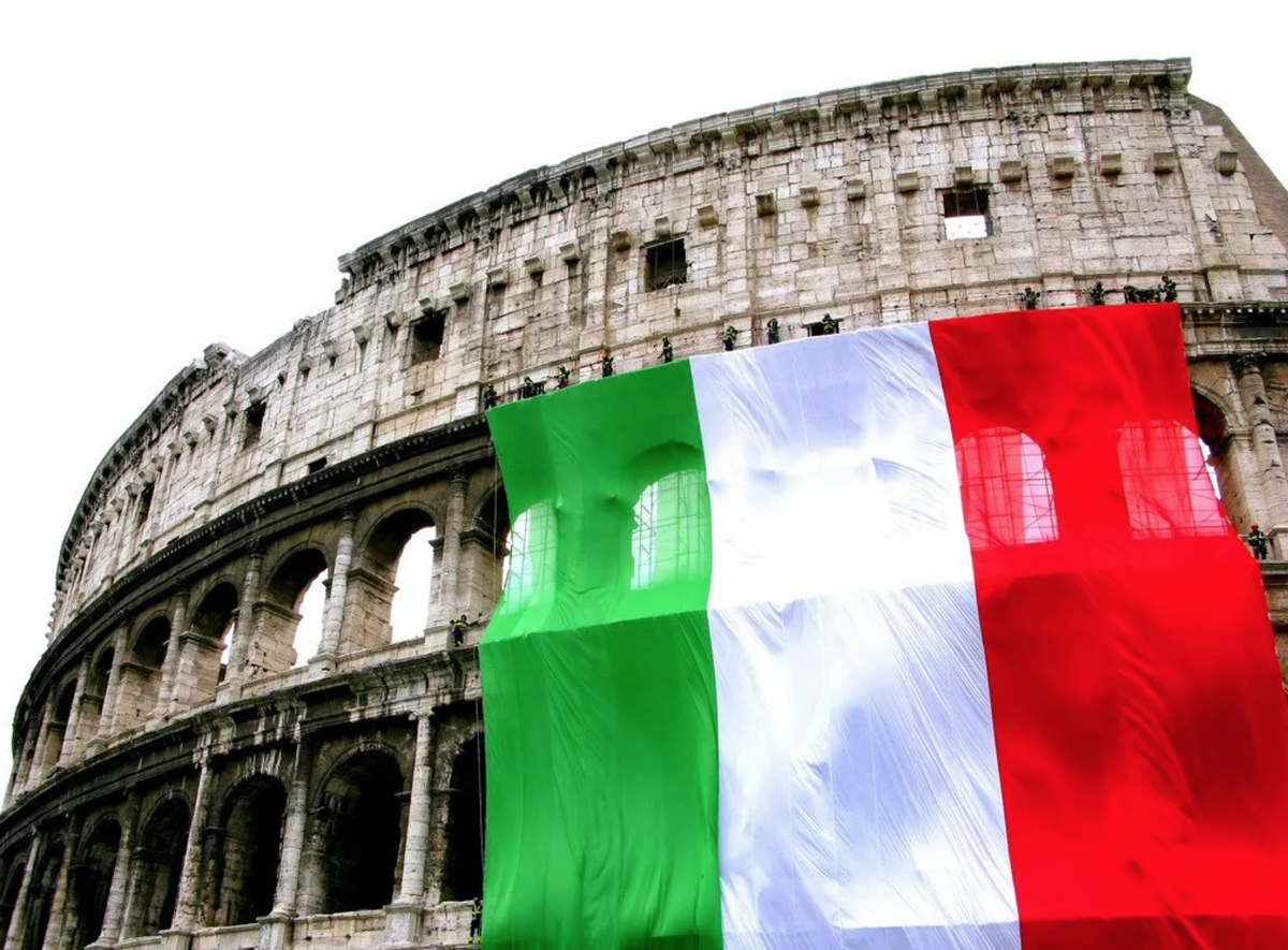 Итальянский язык легок. Италия Рим флаг. Культура Италии. Деловая культура Италии. Образование в Италии.