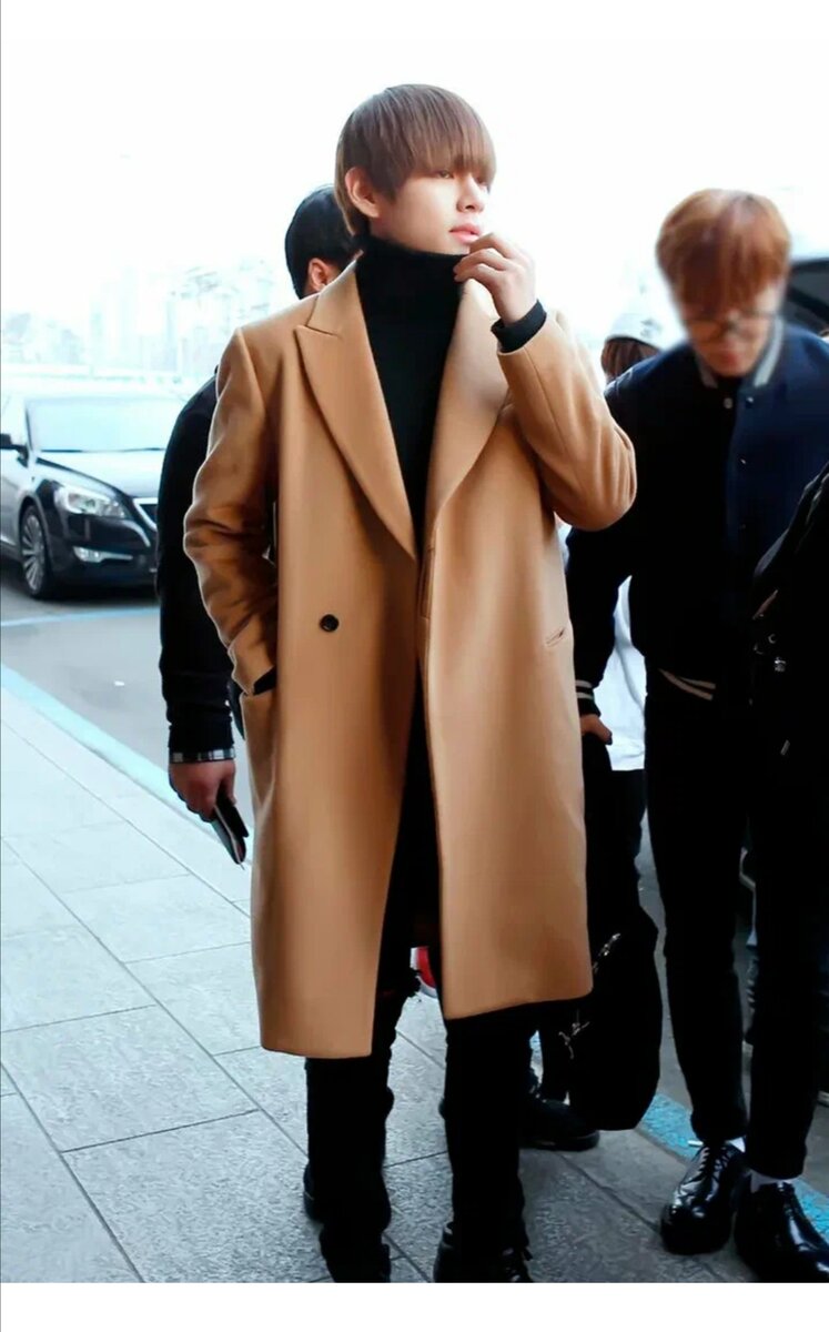 Тэхен в пальто 😻💜