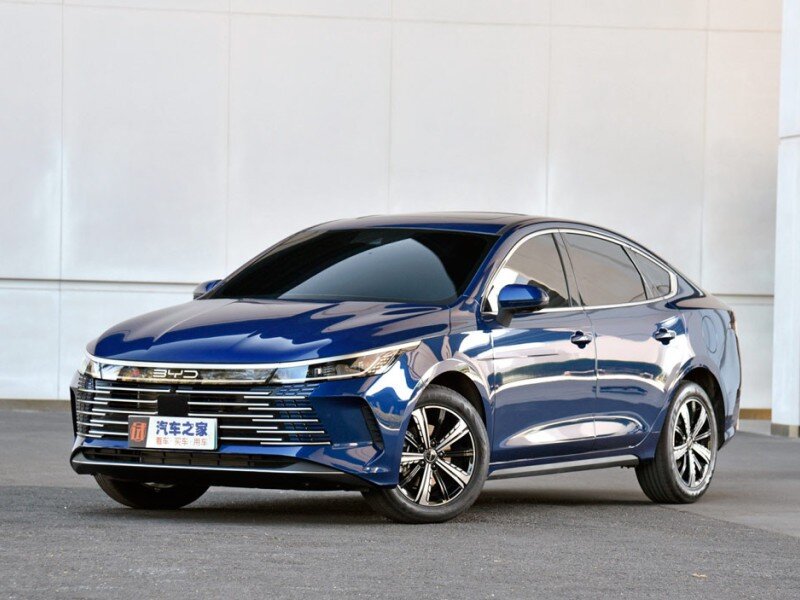    BYD выпустила недорогой гибрид Destroyer 05 CE с запасом хода 1200 км и расходом 4,6 литра