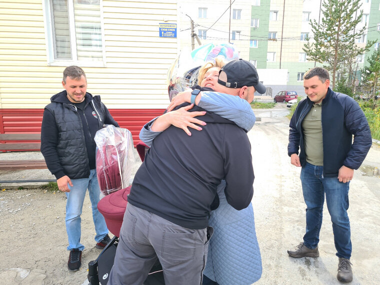    Надежда Гудкова поздравила бойца из Ноябрьска с рождением дочери