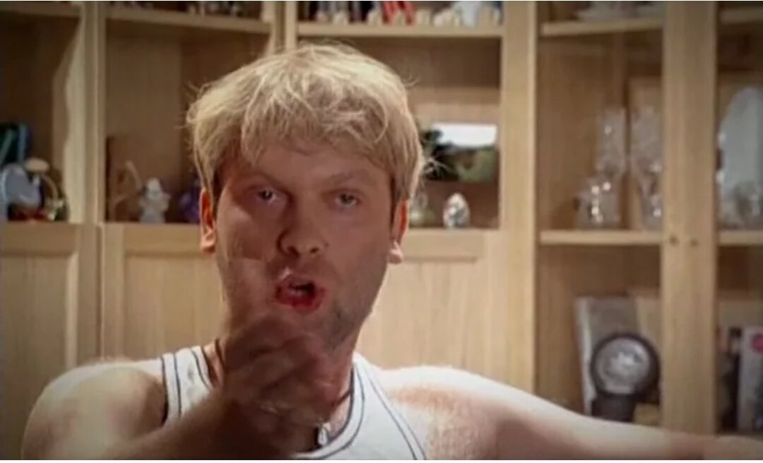 Это Я разговариваю с телевизором