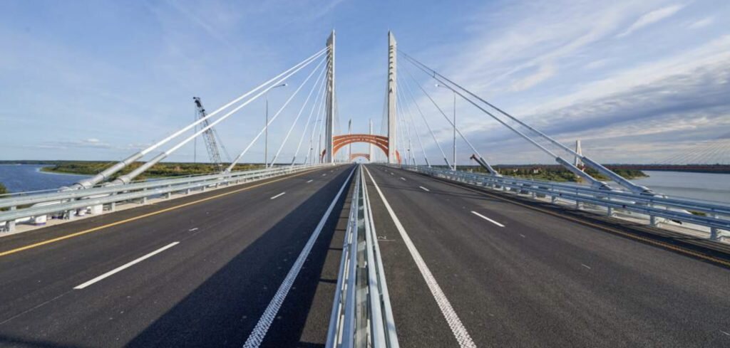 Федеральная трасса М-12 соединит города Москву и Казань. Запуск трассы намечен на конец 2023 года, а пока состоялось открытие участка длиной 416 км от столицы и до Арзамаса.