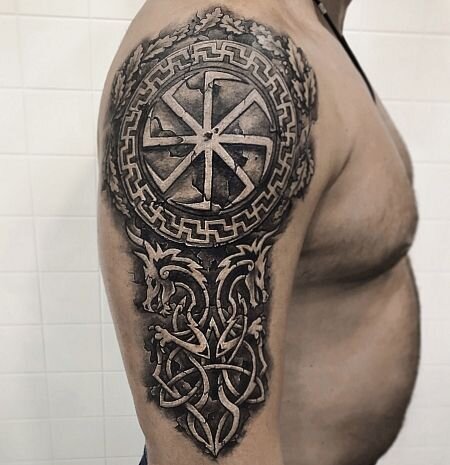 Символика татуировки звезды на плечах