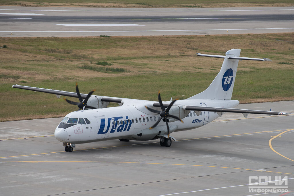 Волгоград сочи прямой. Самолет UTAIR Волгоград Сочи. UTAIR Владикавказ Сочи. Сочи Краснодар самолет UTAIR. Самолет ЮТЭЙР Краснодар Сочи.