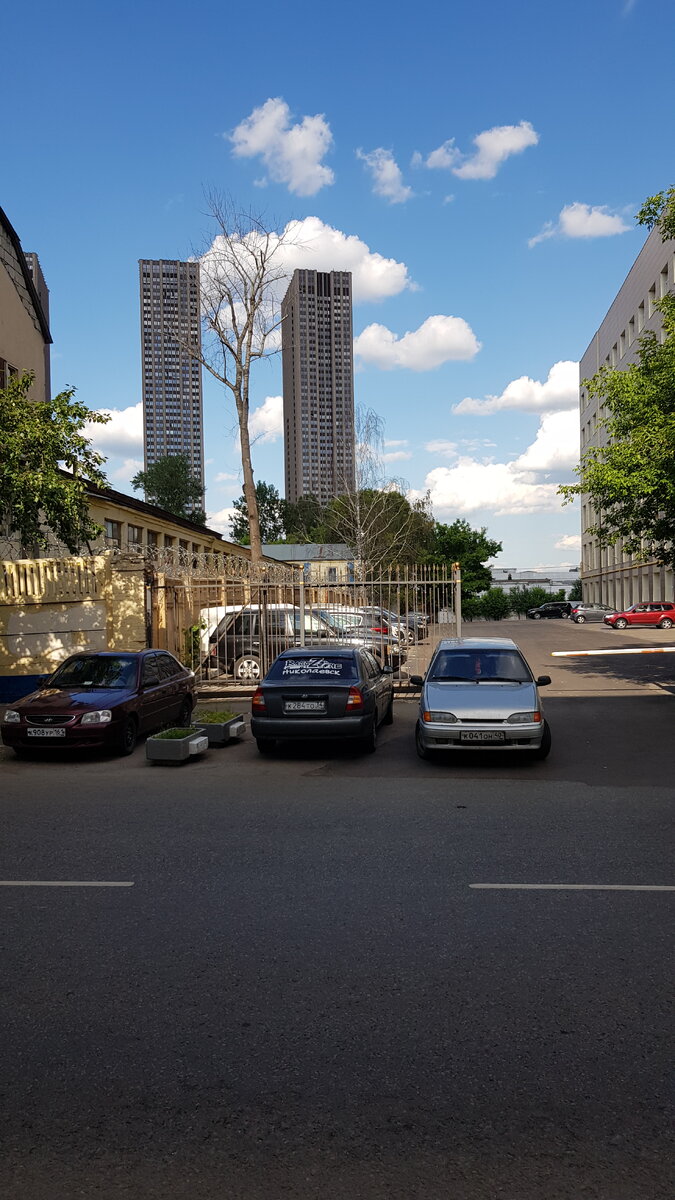 1. Современный жилой комплекс ЖК "Савеловский Сити".