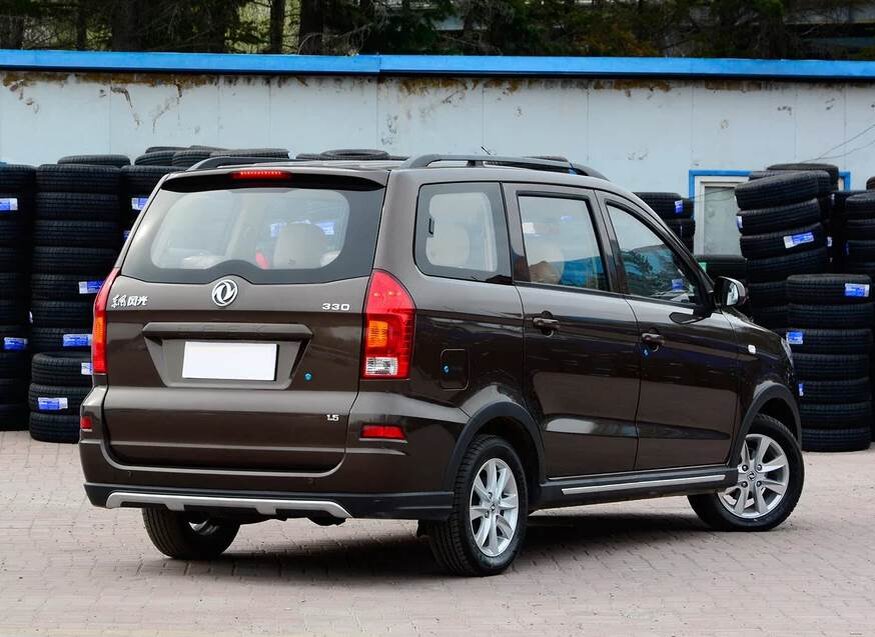 Семиместные машины фольксваген. Тойота семиместная. Ford b max 2020. Сеат минивэн альхамбра. Бюджетный 7 местный автомобиль.