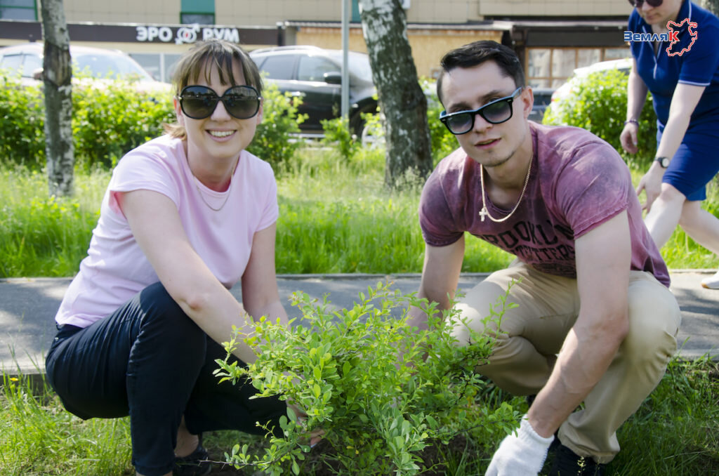 Екатерина Доренская слева на фото