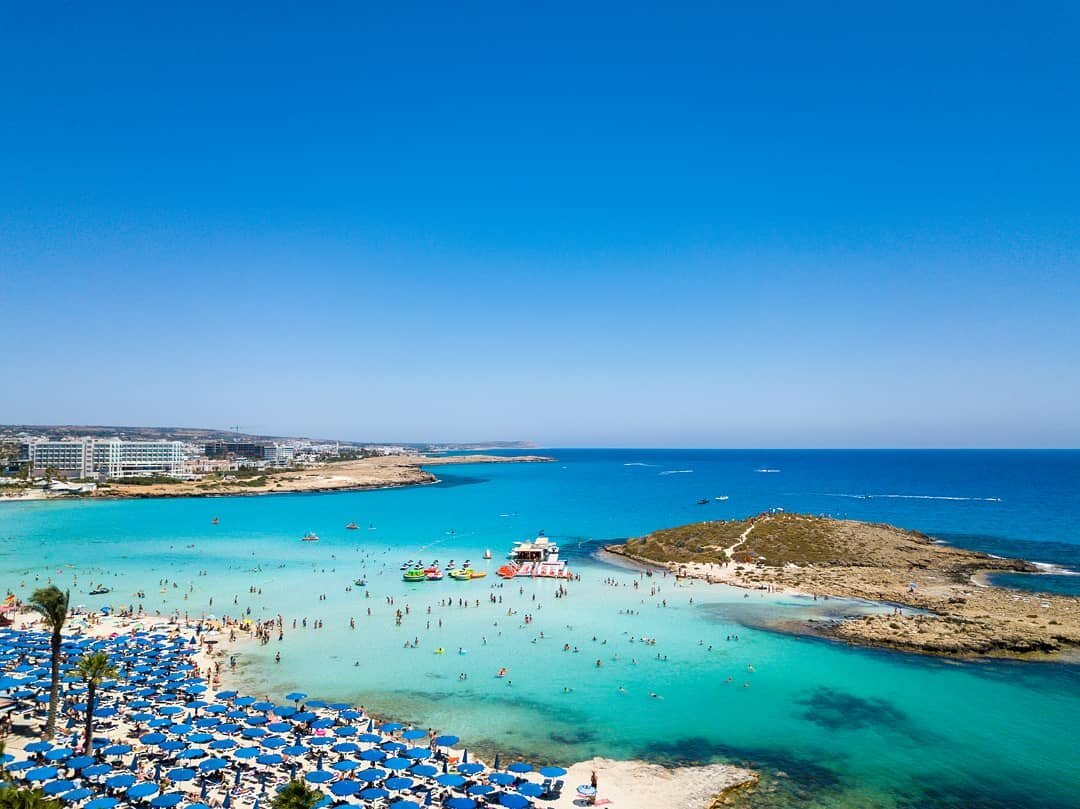 Пляж Нисси Бич на Кипре – «За» и «Против»