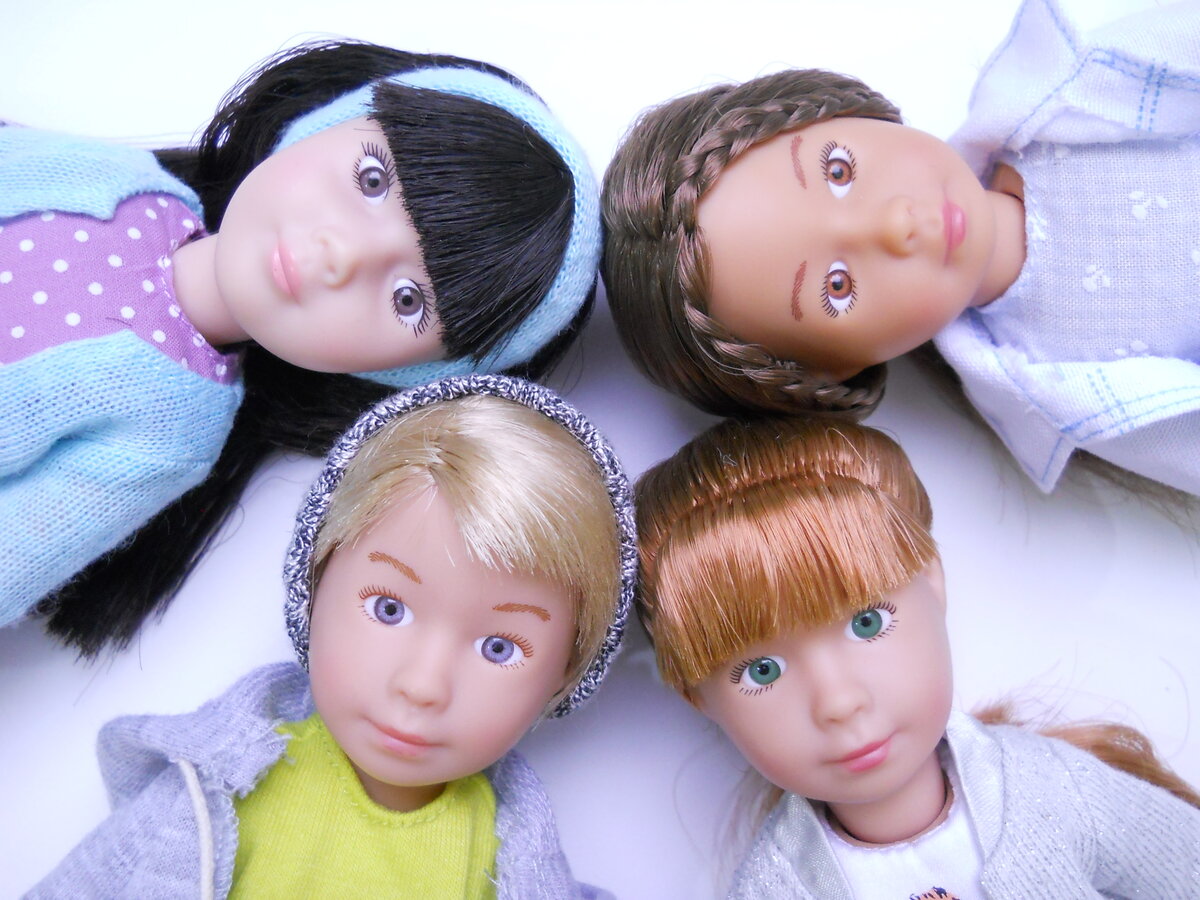 Фото автора. Куклы Луна, Майкл, Хлоя и София.