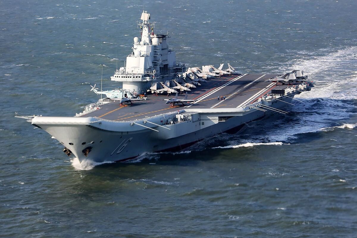 Авианосец "Ляонин" (“тип 001"). Фото с сайта: www.bloomberg.com