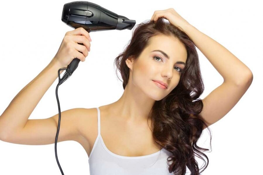 Как правильно сушить сухие волосы