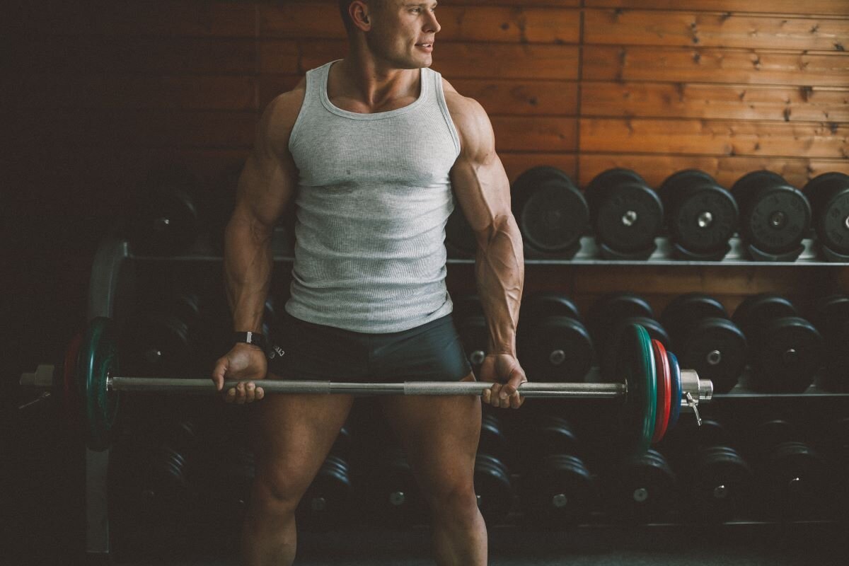 Es fitness. Сила спортсмены. Сила штанга. Взрослые спортсмены. Шраг фото.