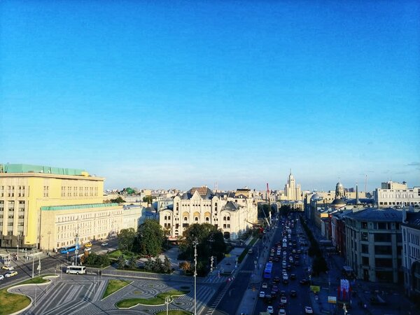 Петербург и Москва глазами коренных жителей