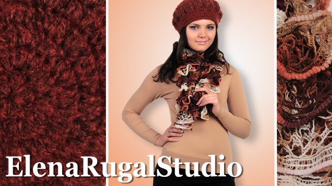 Связанный осенний комплект из шарфа и берета.