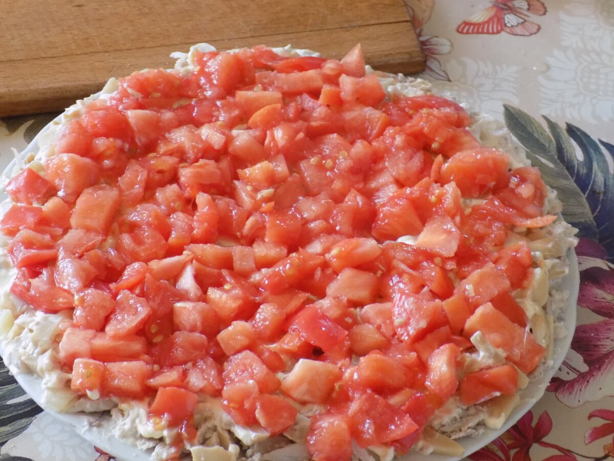 Салат из мака и помидоров и кириешек рецепт с фото