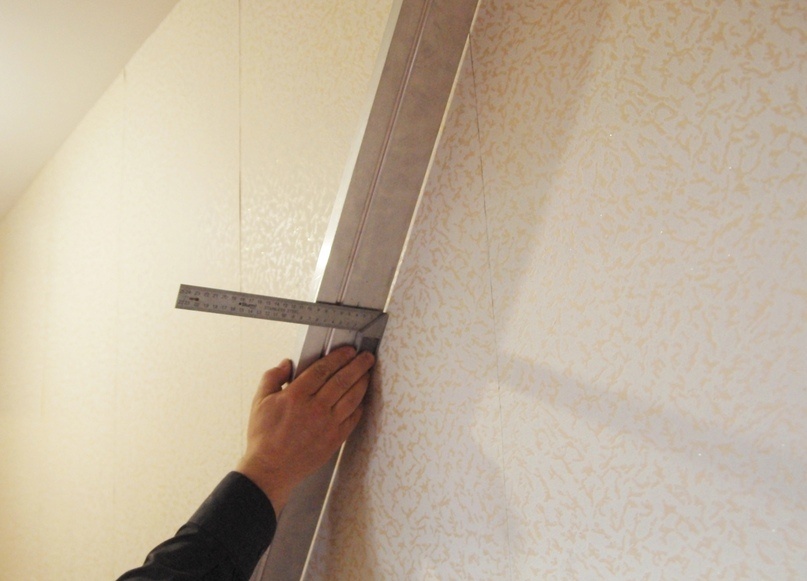 Отклонение плоскости стены