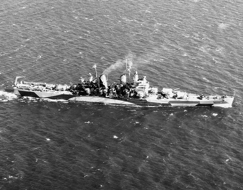 USS Pittsburgh вскоре после введения в эксплуатацию, ноябрь 1944 года.
navsource.org