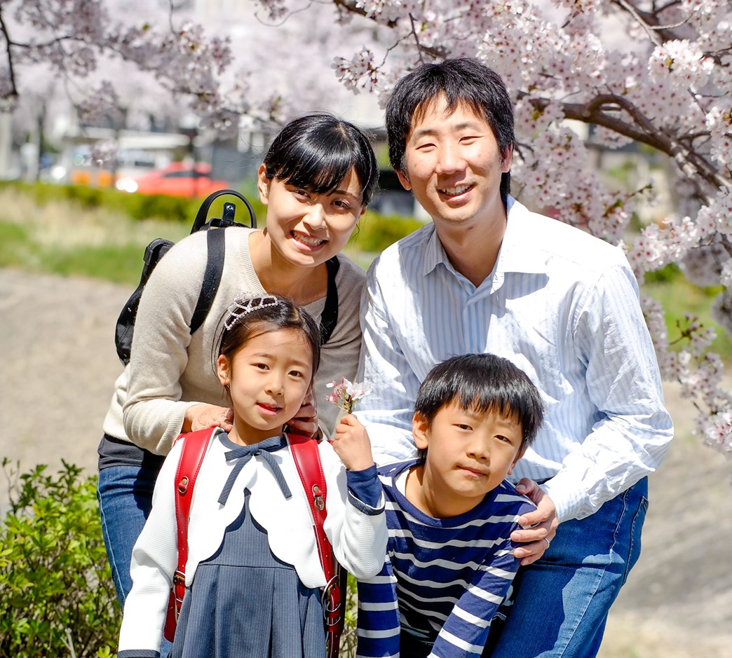 Японская семья. Семья японцев. Современная японская семья. Обычная японская семья.