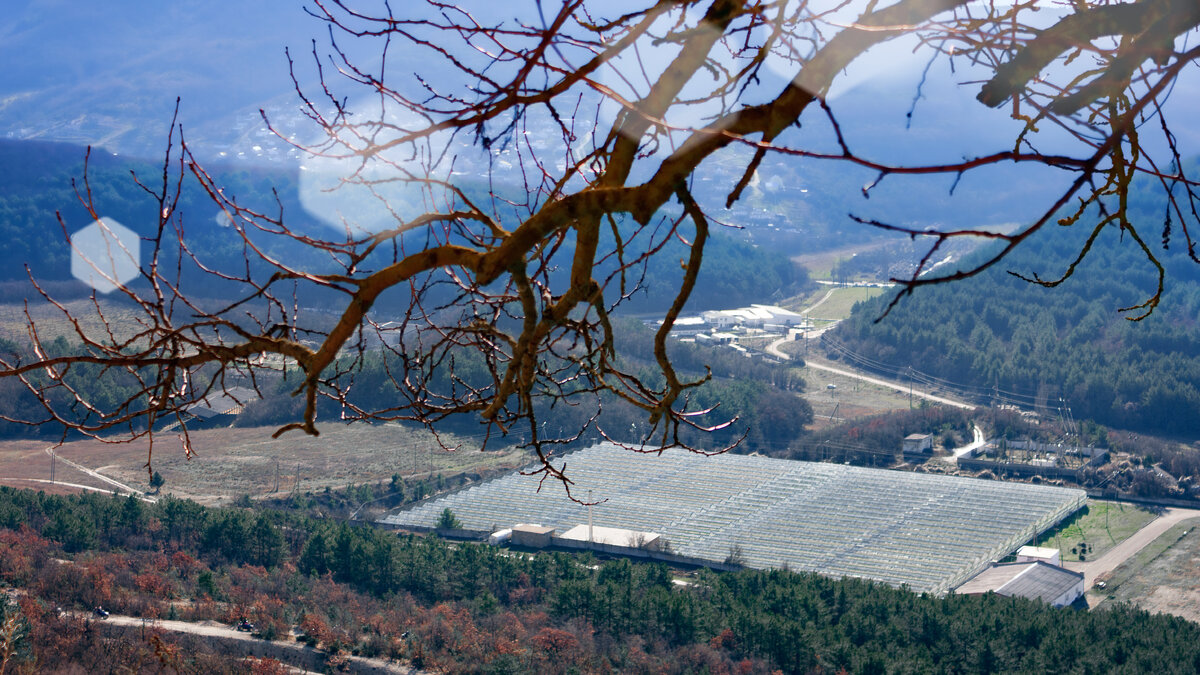 Вид из монастыря на долину