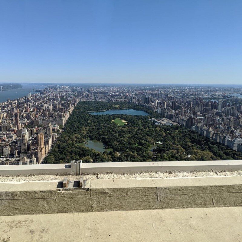 472 м. На крыше нового небоскреба. Фото by Dan Blaser https://www.instagram.com/p/B2hXzJgHrrl/