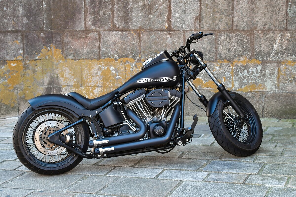 https://pixabay.com/photos/motorcycle-harley-davidson-vehicle-3781800/