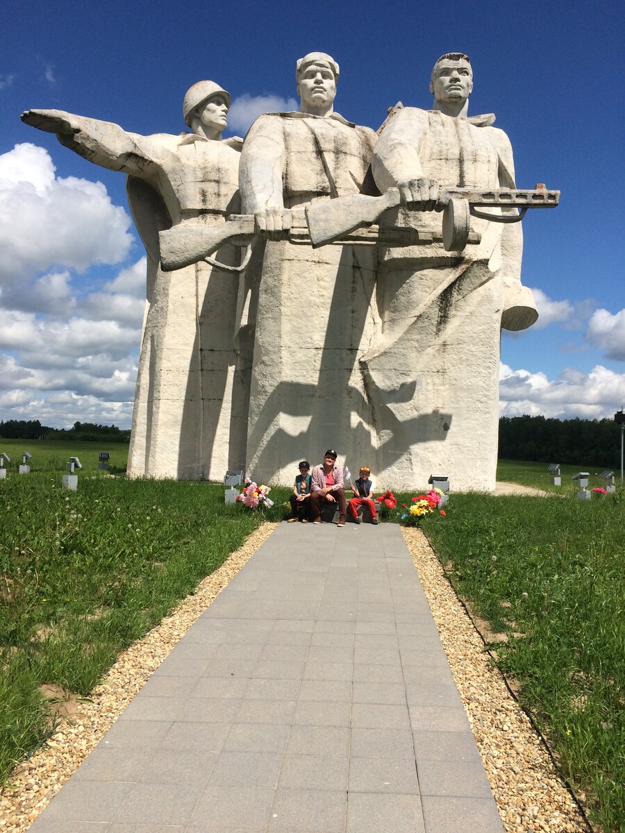 Мемориал "Героев-панфиловцев", Московская обл.. д. Нелидово. Автор фото: Кременчук К.В.