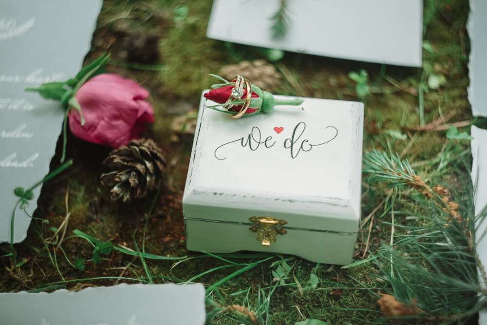 Обручальное и помолвочное кольцо