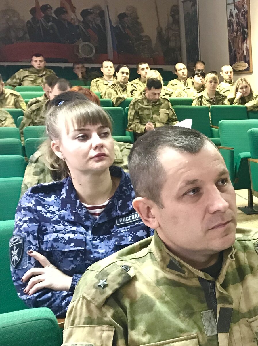  Участникам конференции были показаны тематические видеоролики, наглядно демонстрирующие примеры и трагические последствия нарушений Правил дорожного движения, как водителями, так и пешеходами.

Особое внимание сотрудников и военнослужащих было акцентировано на проблеме детского дорожно-транспортного травматизма.