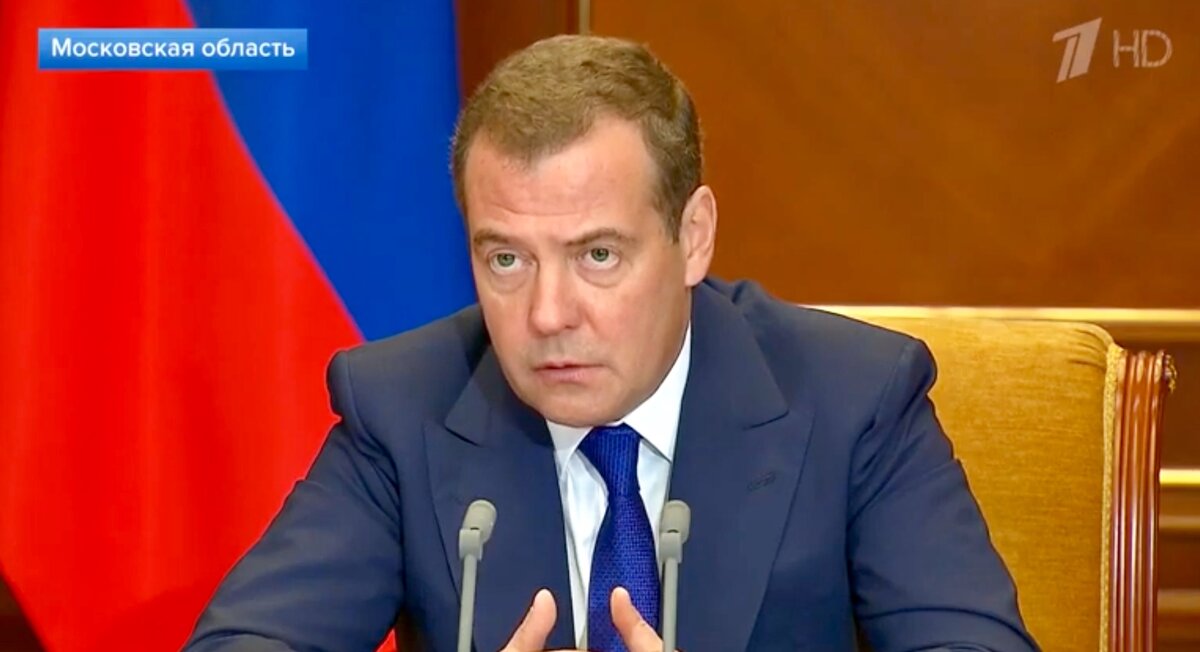 «Денег нет, но вы держитесь», или Дмитрий Анатольевич в программе «Время»