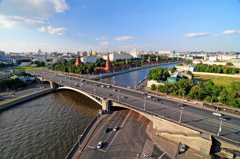 Мост напротив Кремля