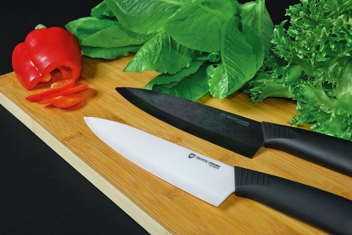 Керамические ножи завоевывают все большую популярность на рынке кухонных инструментов: качественный вариант от надежного производителя удобно лежит в руке, отличается прочностью и не требует заточки в