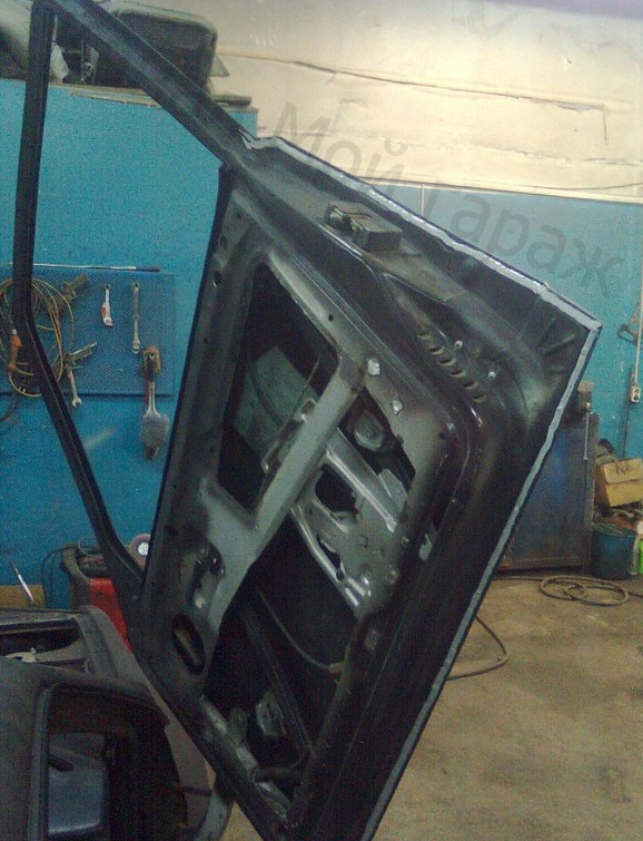 (вот так выглядят двери с новым механизмом, выглядит мощно)