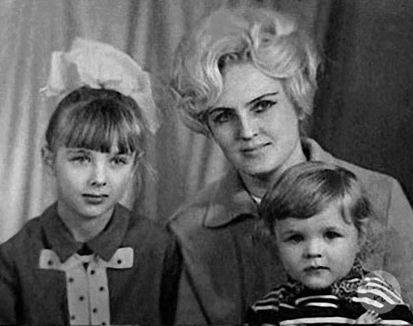 Елена Яковлева с мамой.