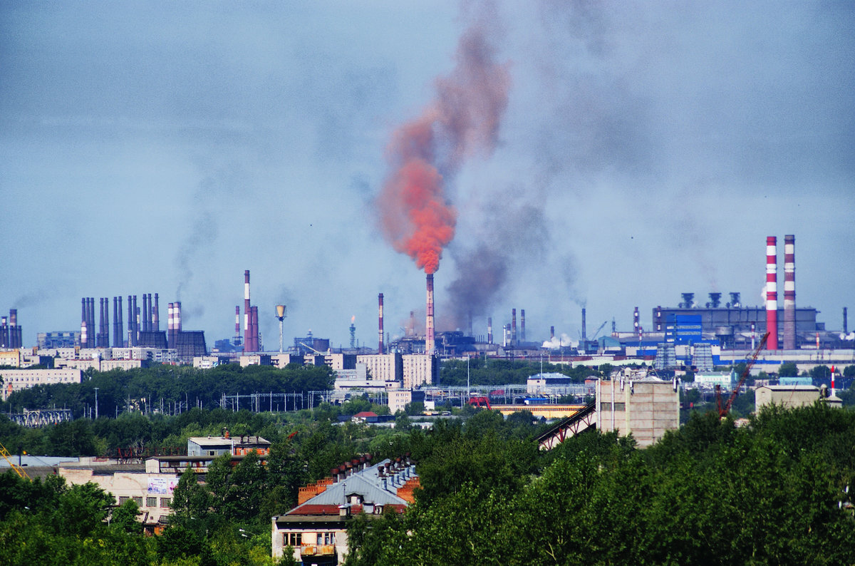 Заводы города череповца. Череповец завод грязный. Северсталь экология Череповец. Загрязнённый город Череповец. Череповец дым завод.