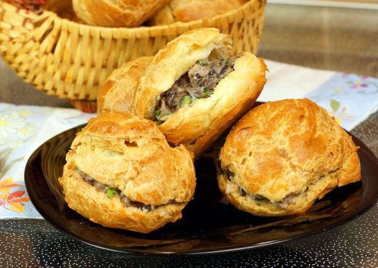 Профитроли с грибной начинкой