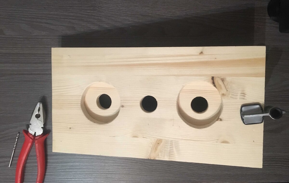 Отверстия под бутылки