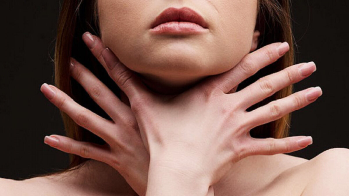 В словаре медицинских терминов нельзя найти  определение кома в горле, потому как название было дано самими  пациентами