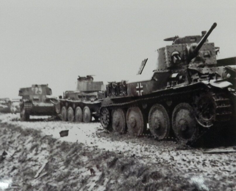 Танки Pz.38(t), подбитые Подольскими курсантами