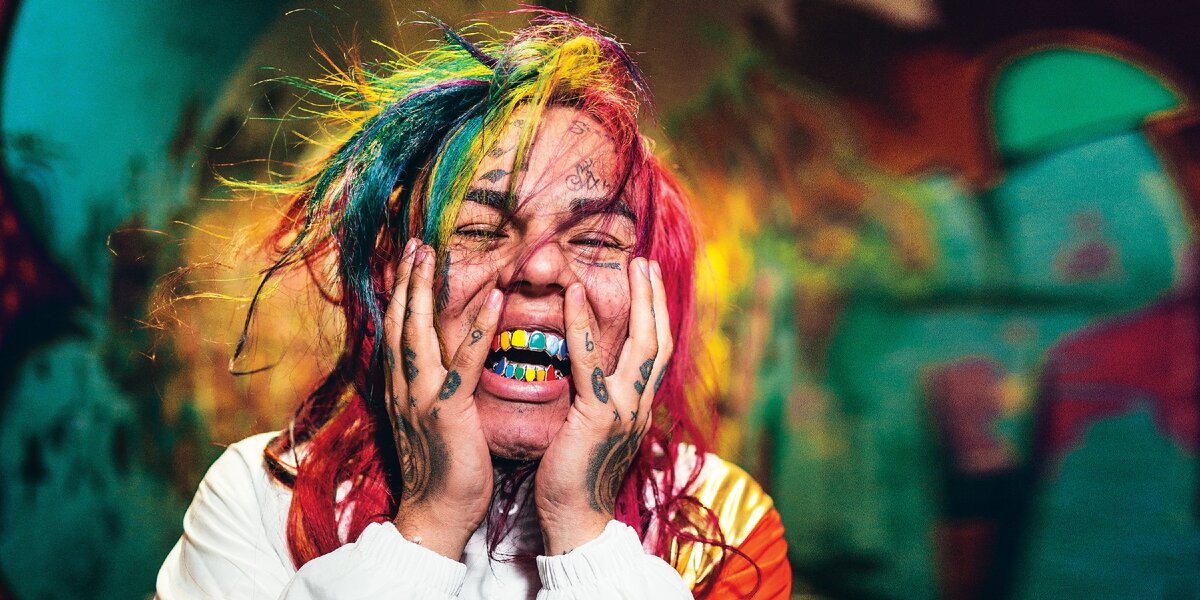 На фото американский реппер tekashi 6ix9ine