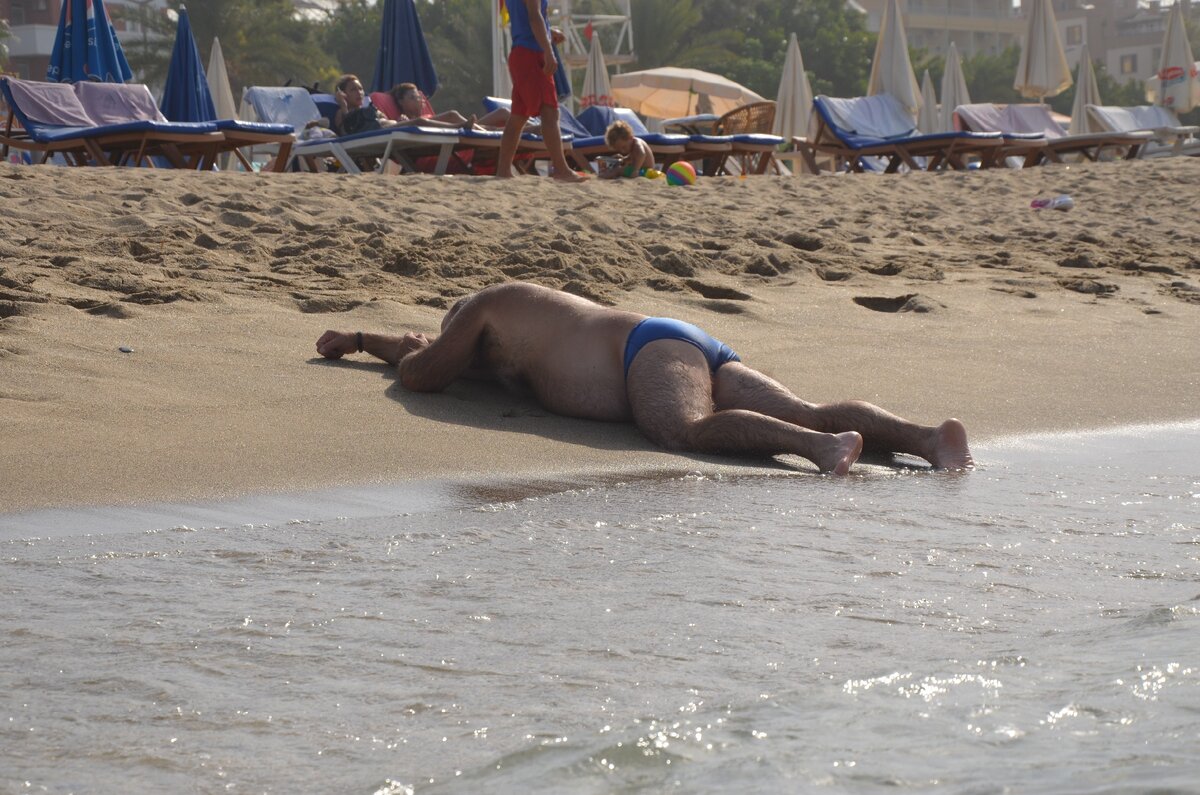 Поел - поспал, поел-поспал))