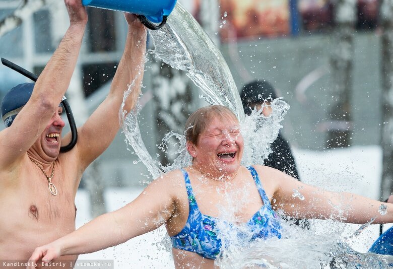 Гигиена закаливания. Часа в холодной водой. Закаливание холодной водой. Моржевание закаливание. Моржи люди презентация.