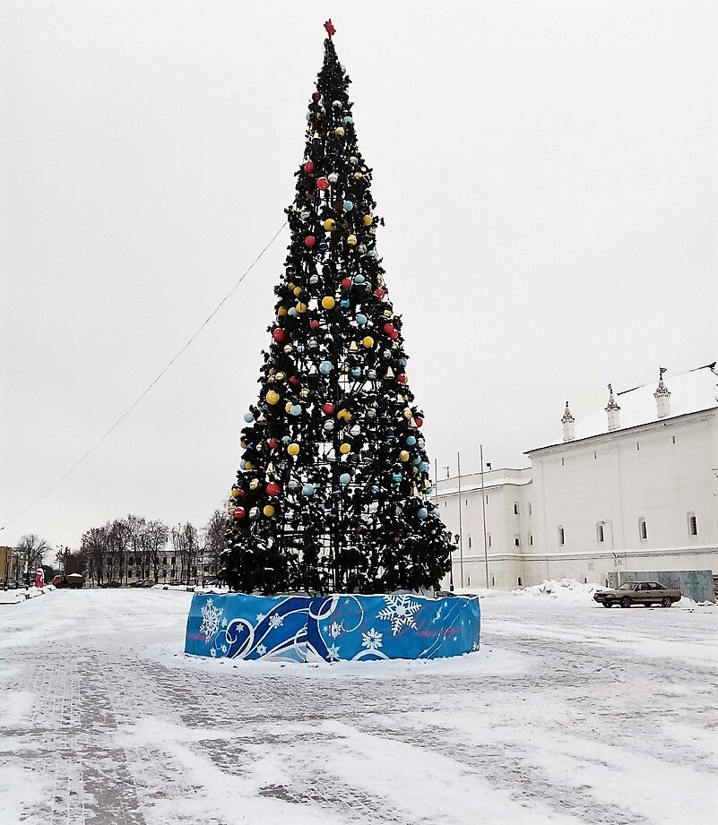 вологда площадь революции новый год 2022. елка в вологде на площади революции. елка в вологде на площади. вологда главная елка 2021. новогодняя площадь революции вологда.
