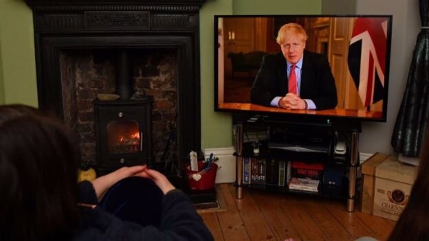 Правообладатель иллюстрацииAFPImage caption19 марта премьер Британии Борис Джонсон (в настоящее время находится в больнице с подтвержденным диагнозом Covid-19) утверждал, что страна сможет переломить ситуацию за 12 недель