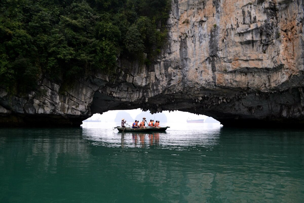 бухта Халонг 