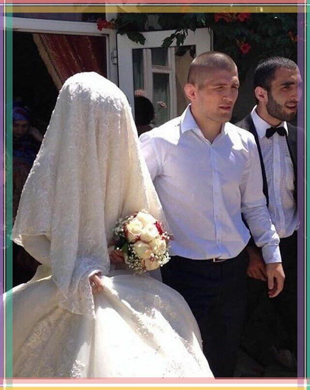 Хабиб со своей женой.