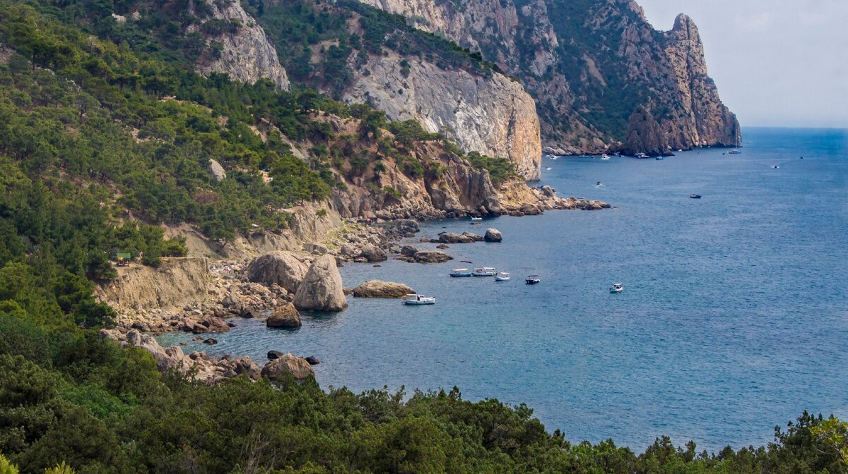 Вид на пляж Инжир, Крым 2020