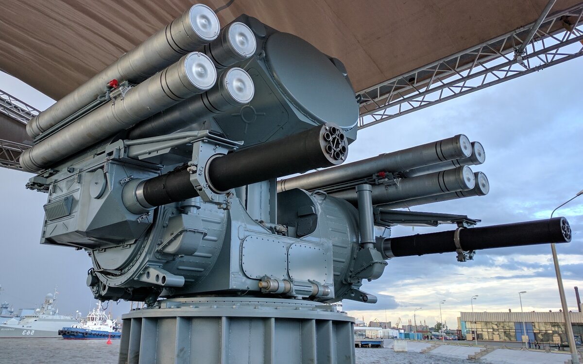 хвостовая турель ту 22. Mk-15 phalanx. реактивный бомбомет рбу-6000. зенитный комплекс c-ram. зенитно артиллерийский комплекс " каштан ".