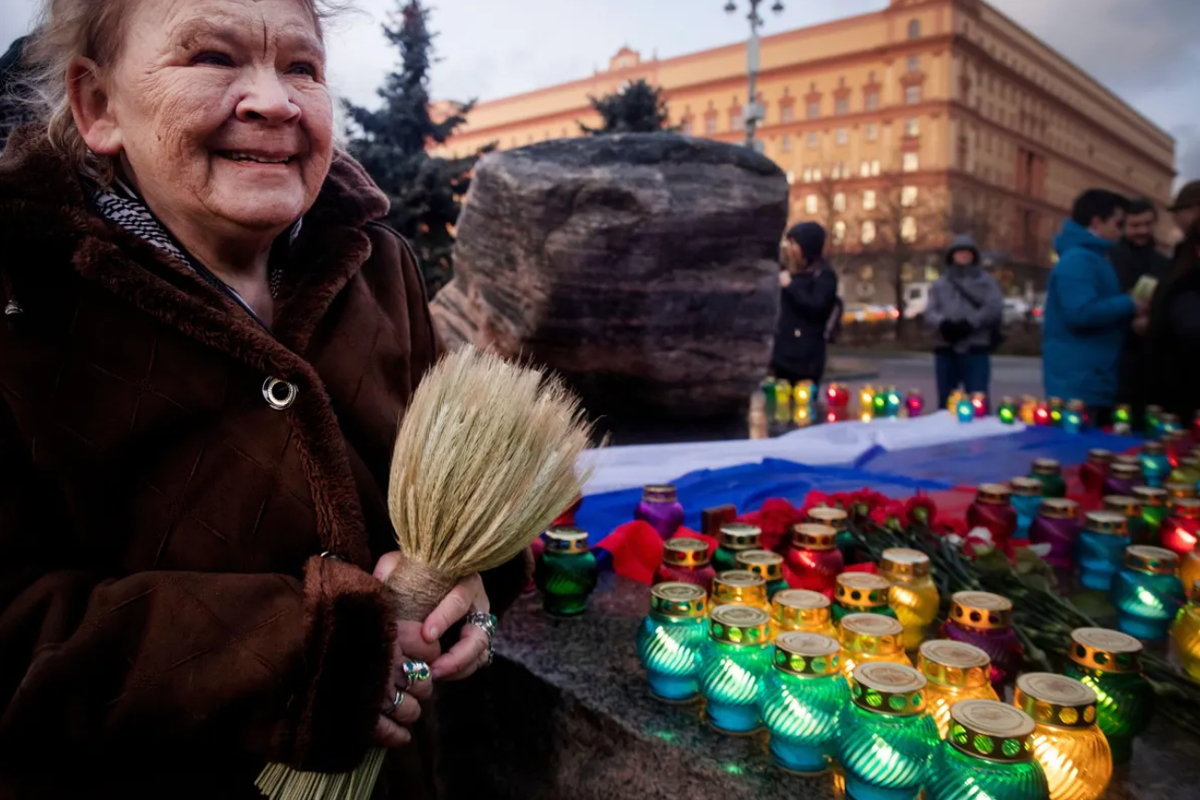 Жертв сталинских репрессий вспоминают в Москве, ноябрь 2019. Фото: Nikolay Vinokurov / AOP 