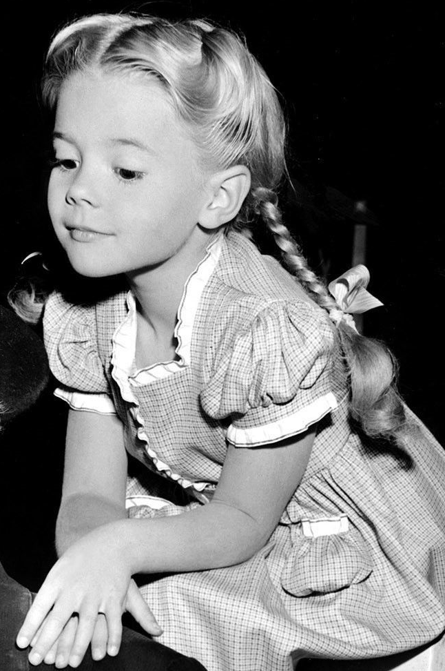 Маленькая Наташа